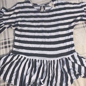 Buckle Grey and White Size Small Top